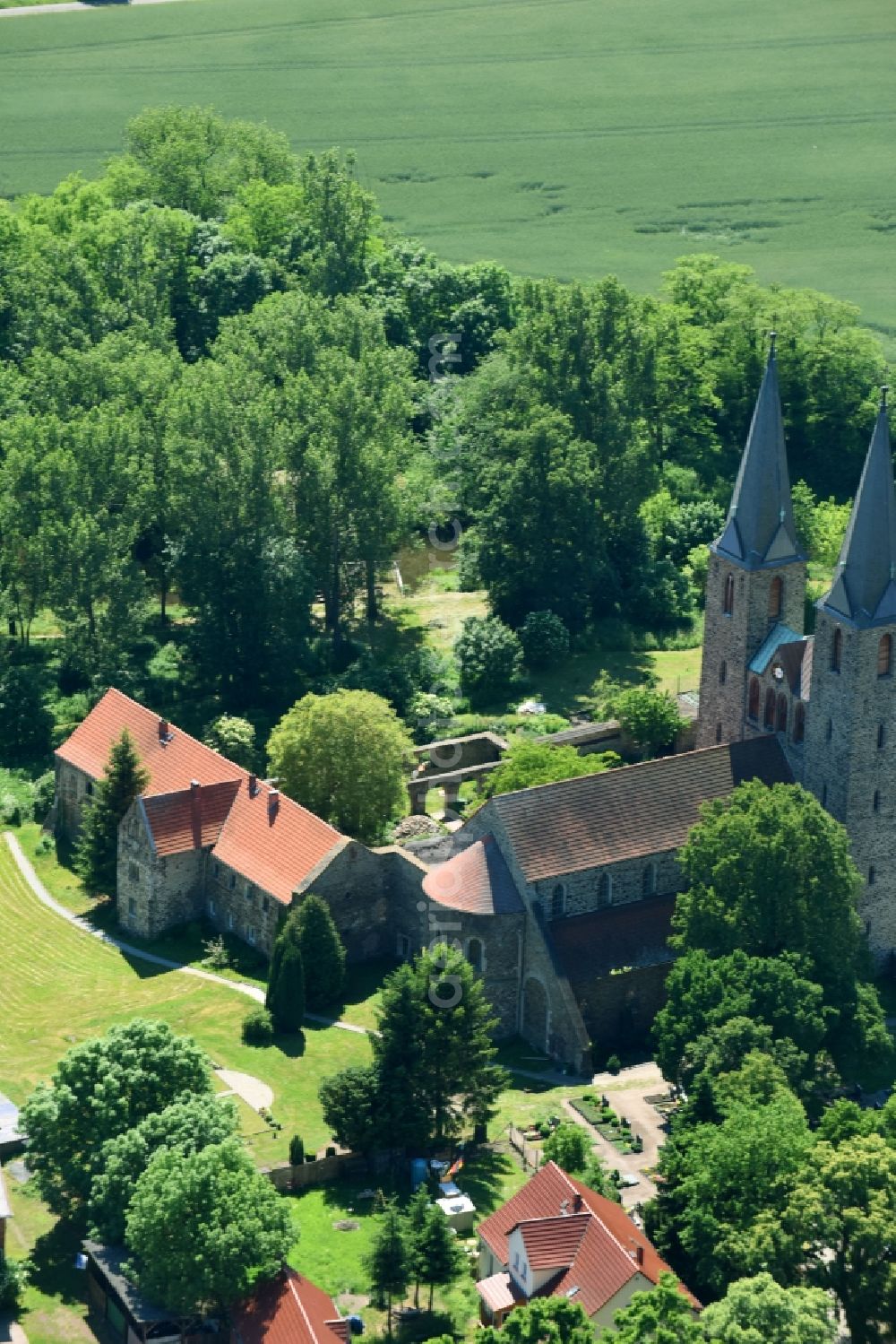 Aerial image Hillersleben - Church building Saint Laurentius church the formerly Benedictine nunnery in Hillersleben in the state Saxony-Anhalt, Germany