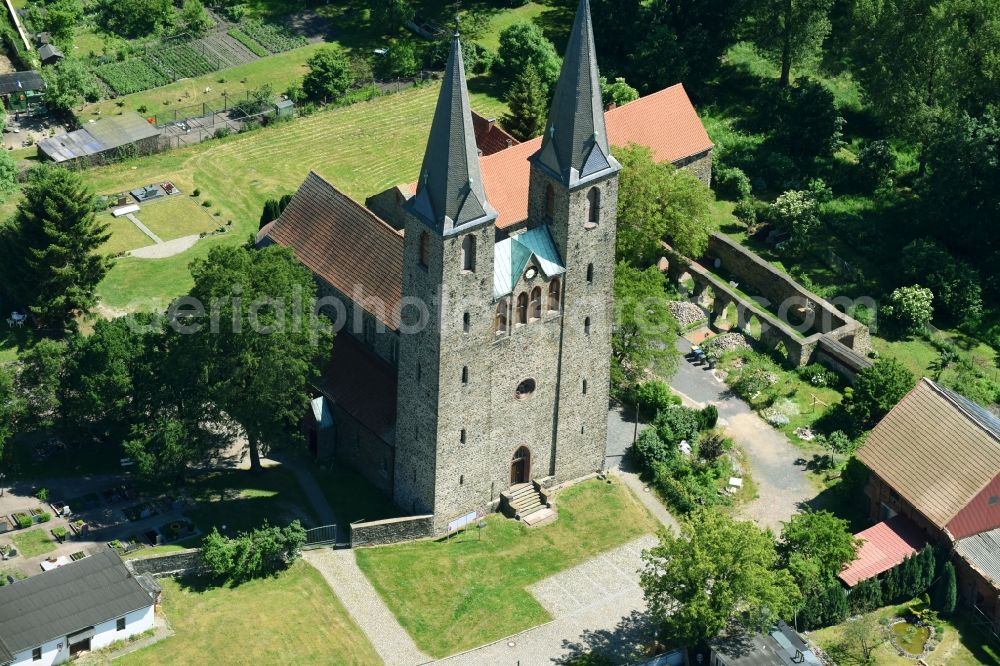 Aerial image Hillersleben - Church building Saint Laurentius church the formerly Benedictine nunnery in Hillersleben in the state Saxony-Anhalt, Germany