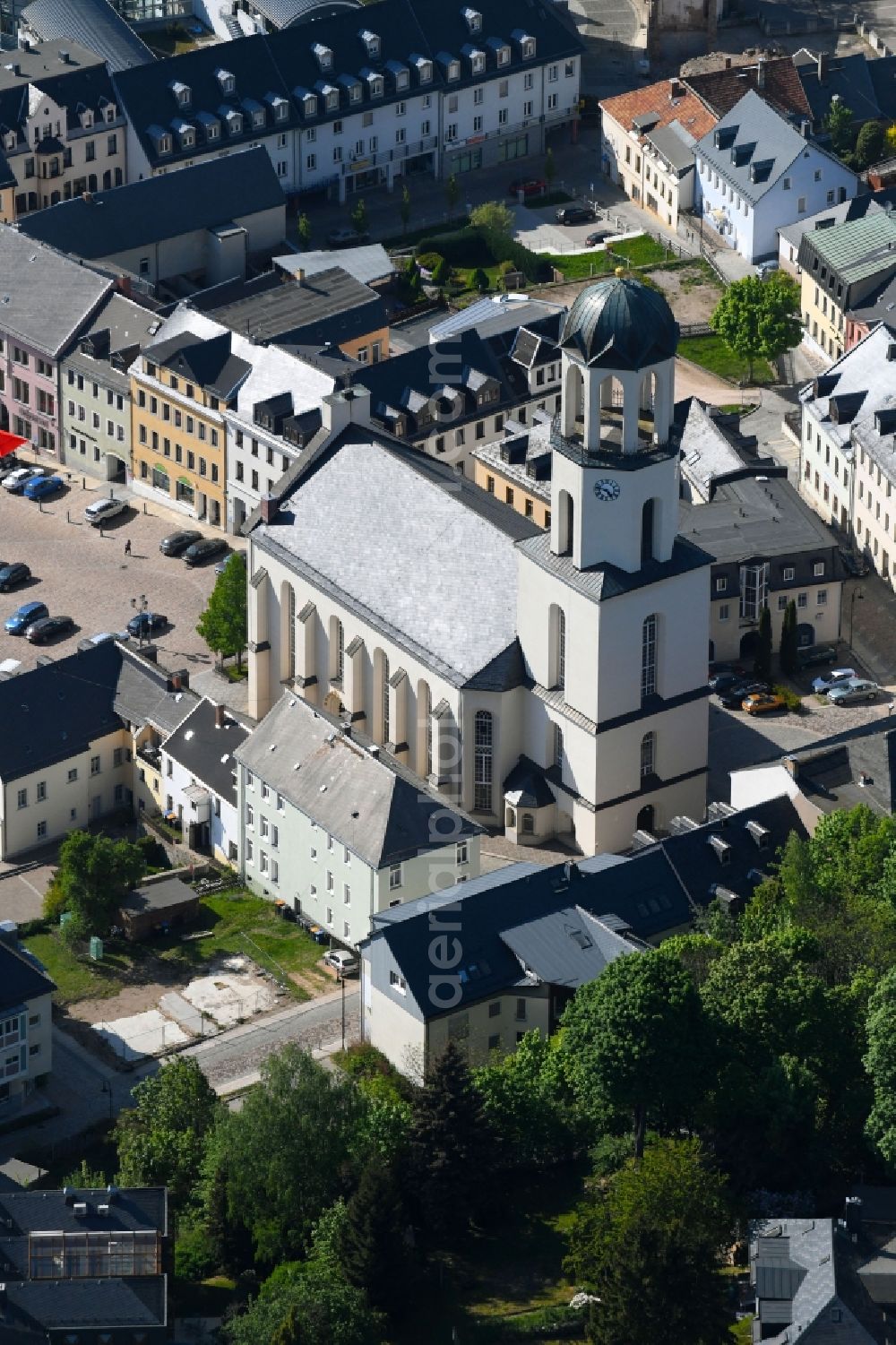 Auerbach/Vogtland from the bird's eye view: Church building in Sankt Laurentiuskirche Old Town- center of downtown in Auerbach/Vogtland in the state Saxony, Germany