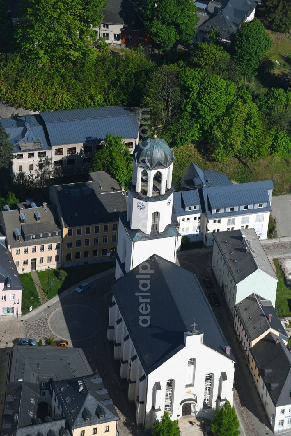 Auerbach/Vogtland from the bird's eye view: Church building in Sankt Laurentiuskirche Old Town- center of downtown in Auerbach/Vogtland in the state Saxony, Germany