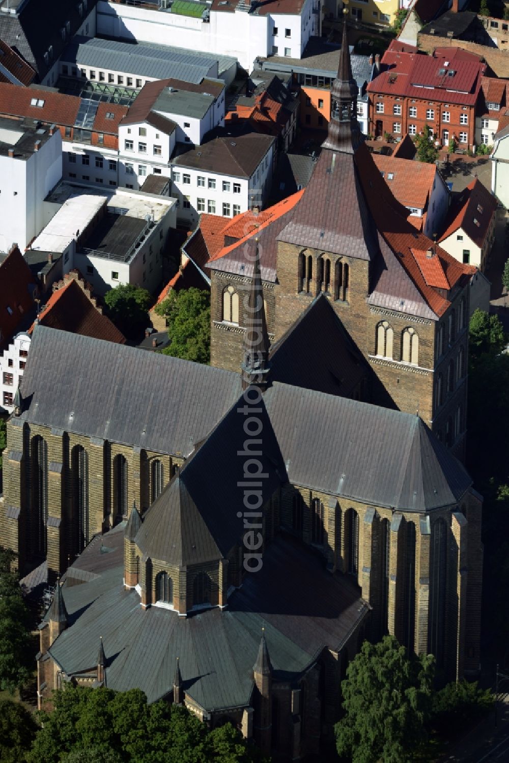 Aerial image Rostock - Church building Sankt-Marien-Kirche in Rostock in the state Mecklenburg - Western Pomerania