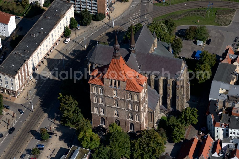 Aerial image Rostock - Church building of the Saint Marien's church to Rostock in Rostock in the federal state Mecklenburg-West Pomerania, Germany. The Marien's church is the Protestant-Lutheran main church of Rostock