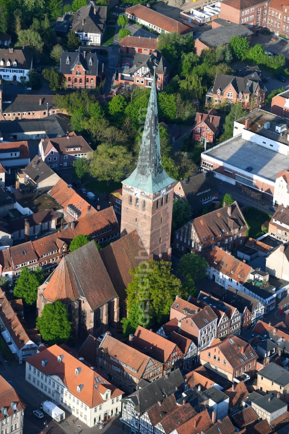 Aerial image Uelzen - Church building Sankt Marien Kirche in Uelzen in the state Lower Saxony, Germany