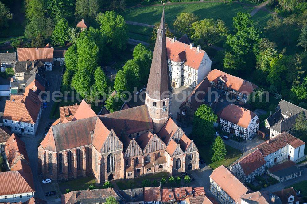 Aerial photograph Salzwedel - Church building Sankt Marien and Marienkirche in Salzwedel in the state Saxony-Anhalt, Germany