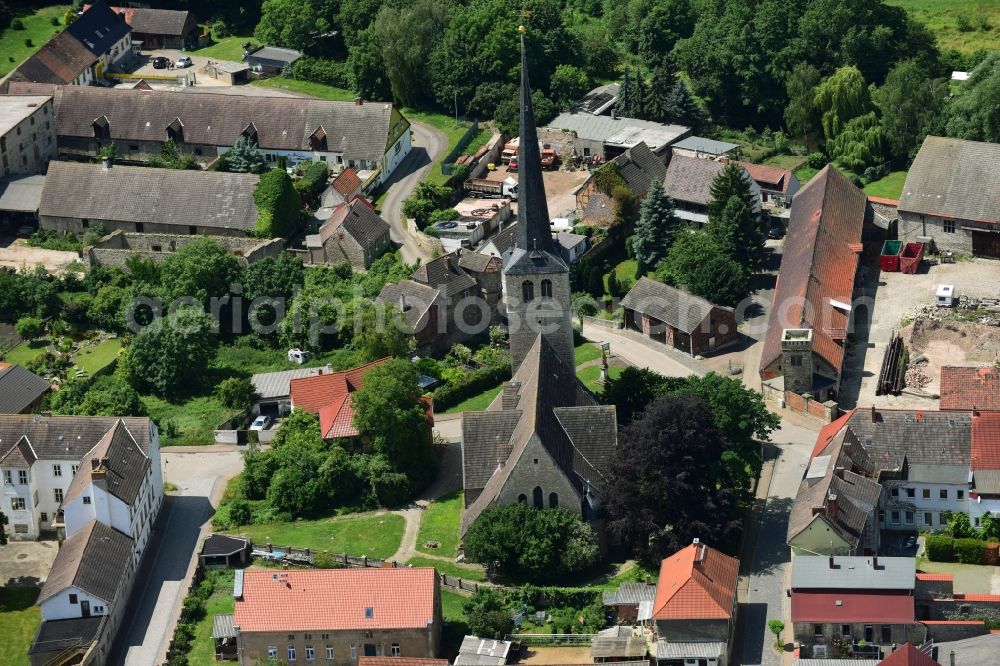 Aerial photograph Gröningen - Church building in Sankt-Martini-Kirche on Old Town- center of downtown in Groeningen in the state Saxony-Anhalt