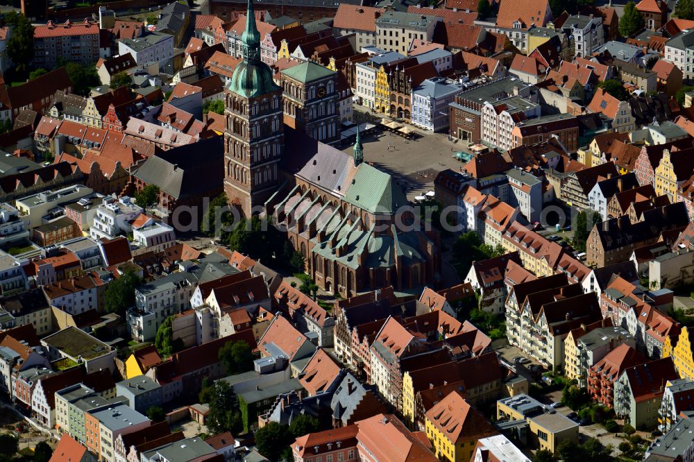 Stralsund from the bird's eye view: church building Sankt Nikolai -Gemeinde in the district Andershof in Stralsund in the state Mecklenburg - Western Pomerania