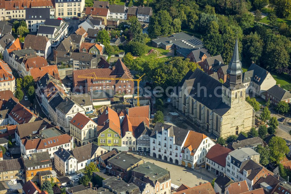 Beckum from the bird's eye view: Church building Sankt Stephanus Kirche on Clemens-August-Strasse in Beckum in the state North Rhine-Westphalia, Germany