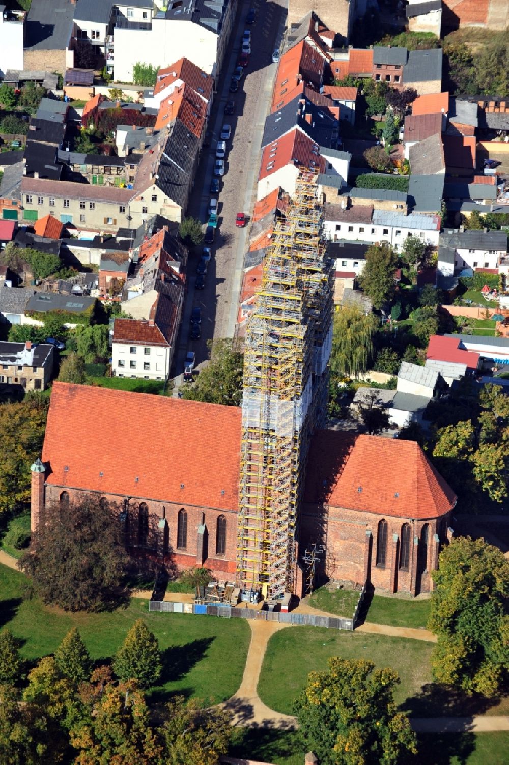 Neuruppin from the bird's eye view: Church building in Sankt Trinitatis Old Town- center of downtown in Neuruppin in the state Brandenburg, Germany