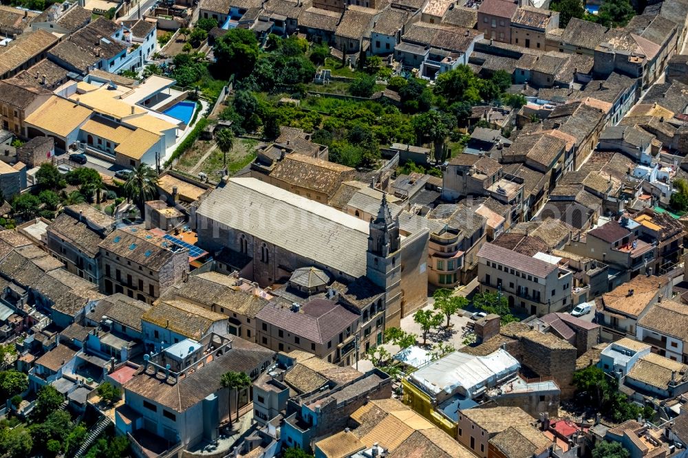 Aerial photograph Llubi - Church building Sant Feliu on Placa de l'Esglesia in Llubi in Balearic island of Mallorca, Spain