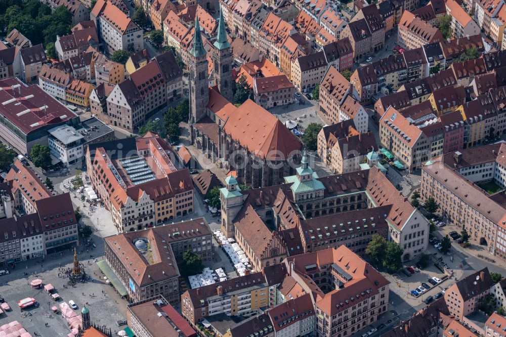 Aerial photograph Nürnberg - Church building of the St. Sebald - Sebalduskirche on Winklerstrasse in the old town - center of the city center on Winklerstrasse in the district of Altstadt in Nuremberg in the federal state of Bavaria, Germany