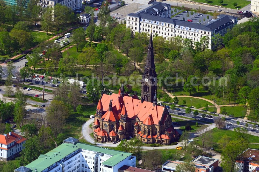 Aerial photograph Dresden - Church building Simultankirche Sankt Martin (ehemalige Garnisonkirche) on Stauffenbergallee in the district Aeussere Neustadt in Dresden in the state Saxony, Germany