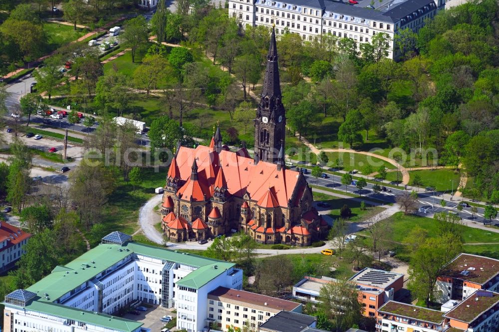 Aerial photograph Dresden - Church building Simultankirche Sankt Martin (ehemalige Garnisonkirche) on Stauffenbergallee in the district Aeussere Neustadt in Dresden in the state Saxony, Germany