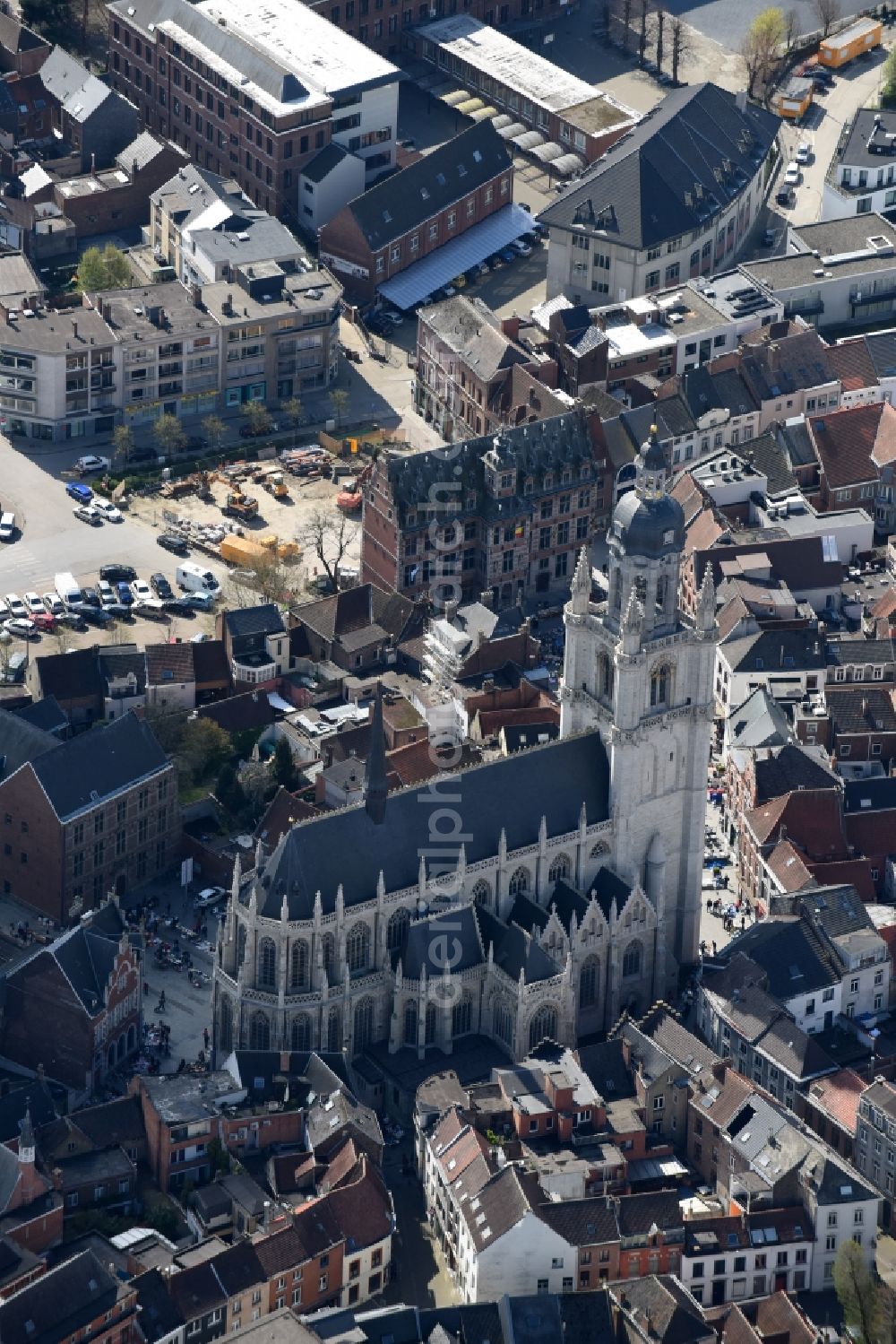 Aerial image Halle - Church building Sint-Martinus Basiliek Halle Kardinaal on Cardijnstraat in Old Town- center of downtown in Halle in Vlaan deren, Belgium