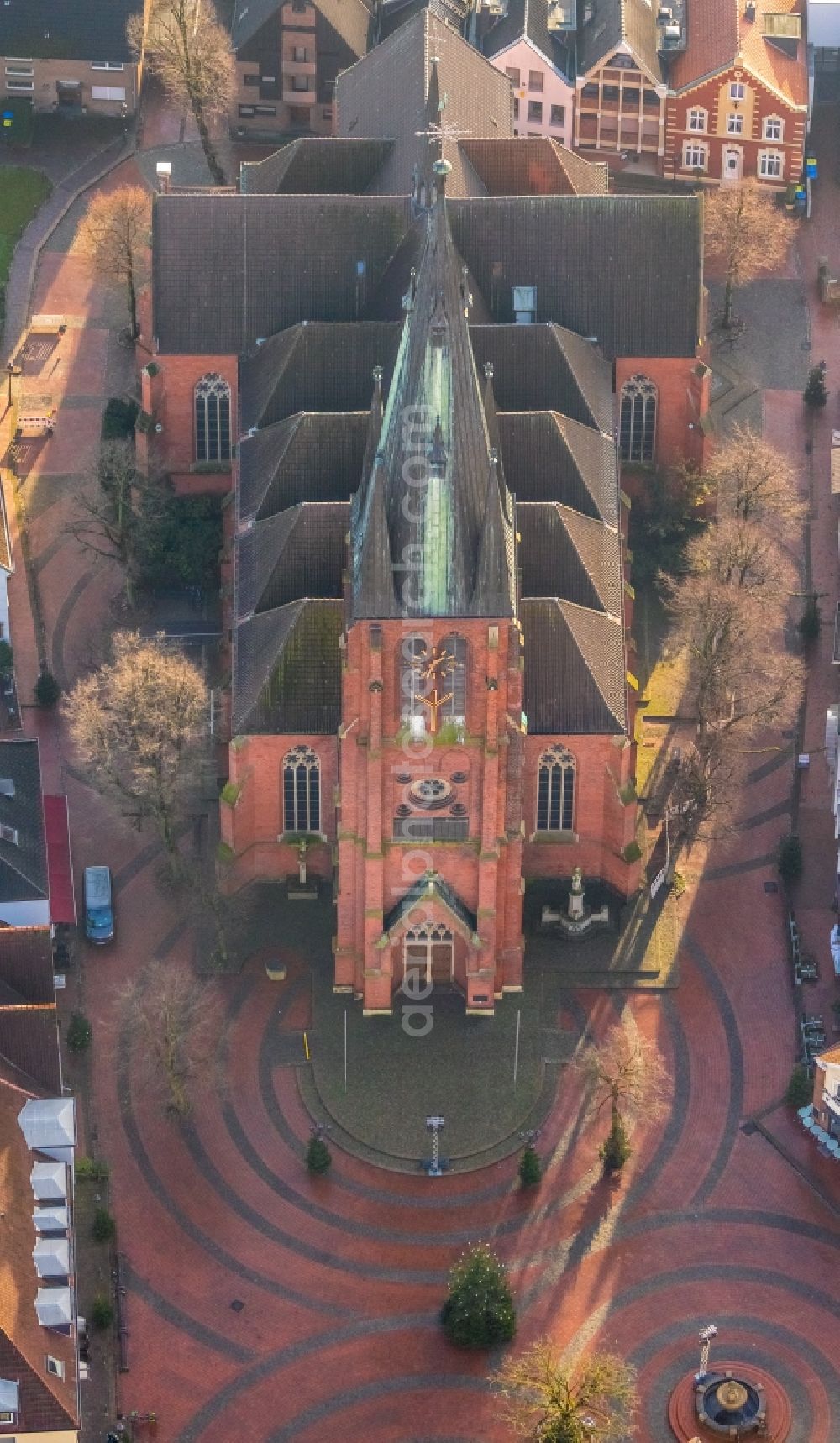 Aerial photograph Haltern am See - Church building in St.-Sixtus-Kirche Old Town- center of downtown in Haltern am See in the state North Rhine-Westphalia, Germany