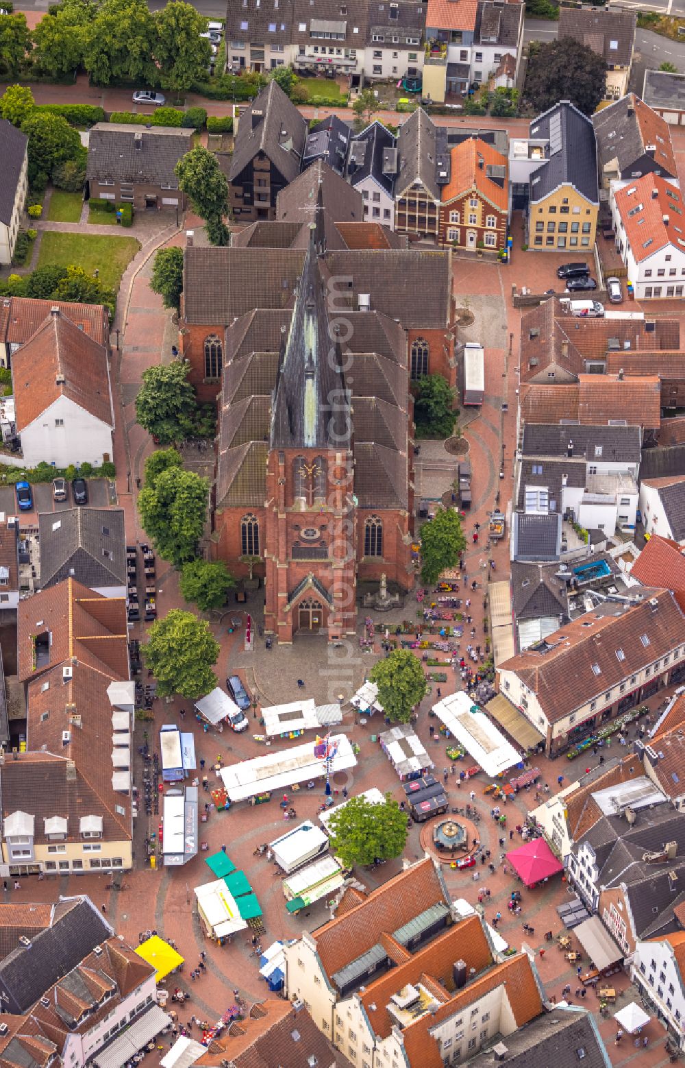 Haltern am See from above - Church building in St.-Sixtus-Kirche Old Town- center of downtown in Haltern am See at Ruhrgebiet in the state North Rhine-Westphalia, Germany