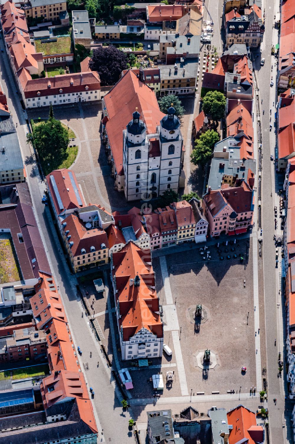 Aerial photograph Lutherstadt Wittenberg - Church building Stadtkirche St. Marien zu Wittenberg - colloquially known as Marienkirche in the old town center of the city center on Kirchplatz in Lutherstadt Wittenberg in the federal state of Saxony-Anhalt, Germany