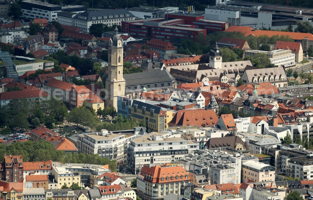 Aerial photograph Jena - Church building of the town church Saint Michael in the churchyard in the Old Town centre of the city centre in Jena in the federal state Thuringia