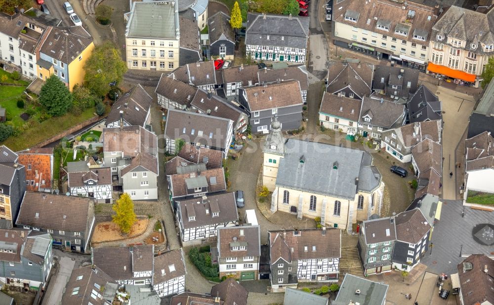 Velbert from above - Church building of Stadtkirche on Kirchplatz in Velbert in the state North Rhine-Westphalia, Germany