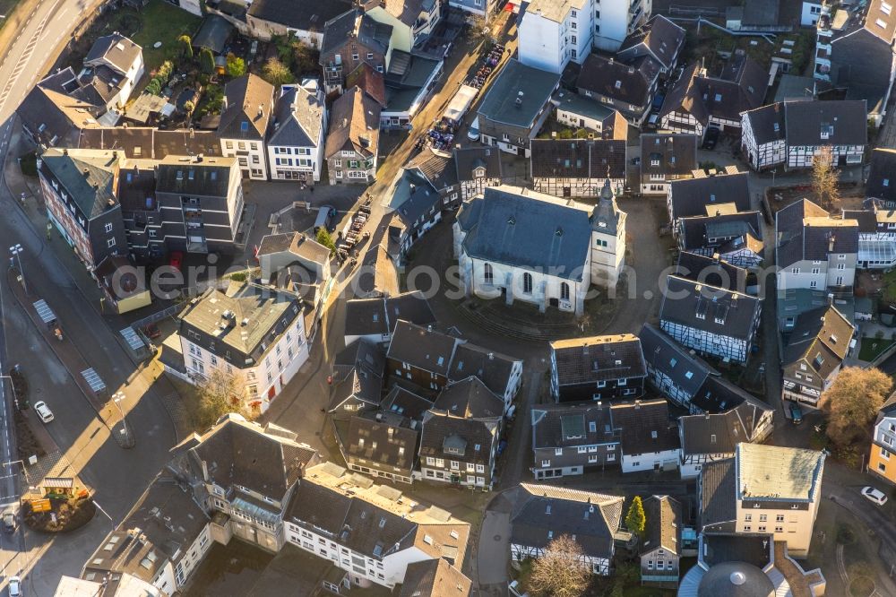 Aerial photograph Velbert - Church building of Stadtkirche on Kirchplatz in Velbert in the state North Rhine-Westphalia, Germany