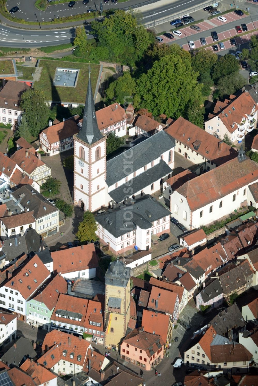 Lohr am Main from the bird's eye view: Church building in Stadtpfarrkirche Old Town- center of downtown in Lohr am Main in the state Bavaria