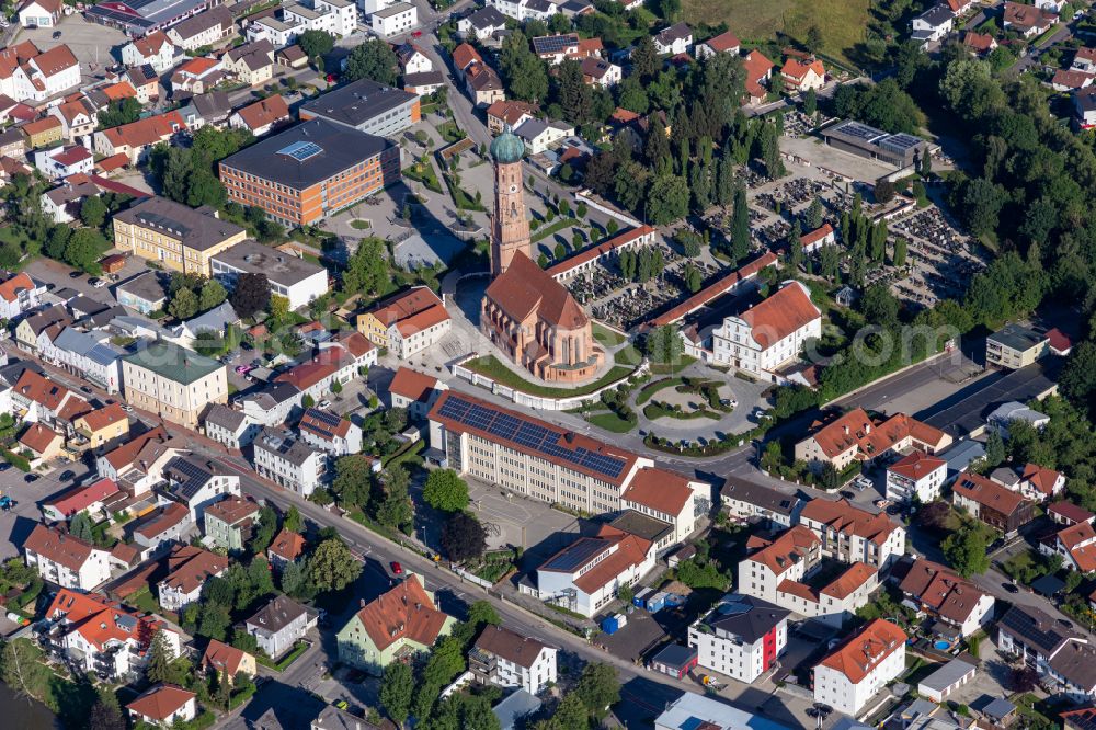 Aerial photograph Vilsbiburg - Church building of Mariae Himmelfahrt and school in the village of on street Kirchenweg in Vilsbiburg in the state Bavaria, Germany