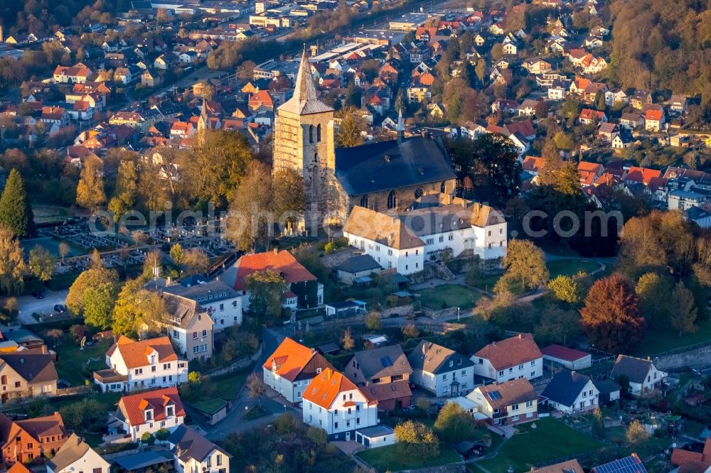 Aerial image Marsberg - Church building of the collegiate church St. Petrus and Paulus Am Stift in the district Obermarsberg in Marsberg in the state North Rhine-Westphalia, Germany