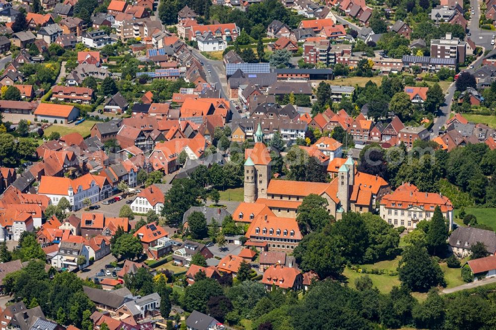 Aerial image Freckenhorst - Church building Stiftskirche Sankt Bonifatius in Freckenhorst in the state North Rhine-Westphalia, Germany