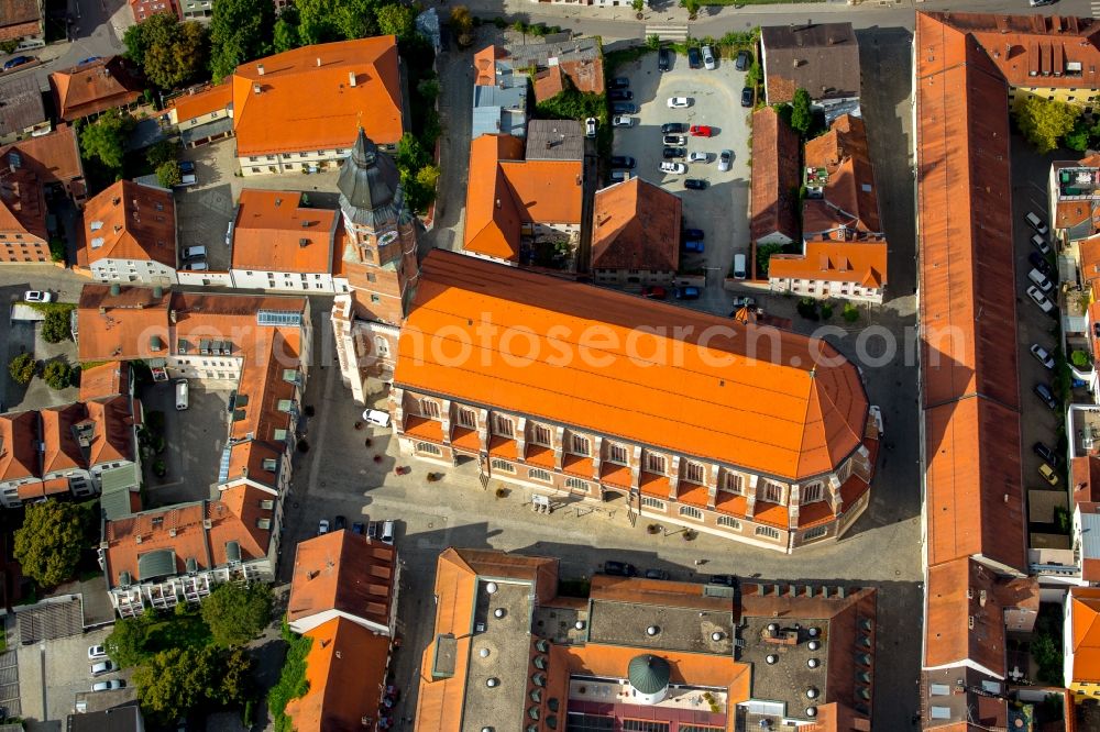 Aerial image Straubing - Church building in St.Jakob om Pfarrplatz Old Town- center of downtown in Straubing in the state Bavaria