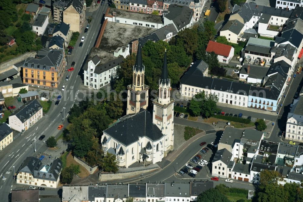 Aerial photograph Oelsnitz/Vogtl. - Church building of St.Jakobi-Church in the historic town center of Oelsnitz/Vogtl. in the state of Saxony