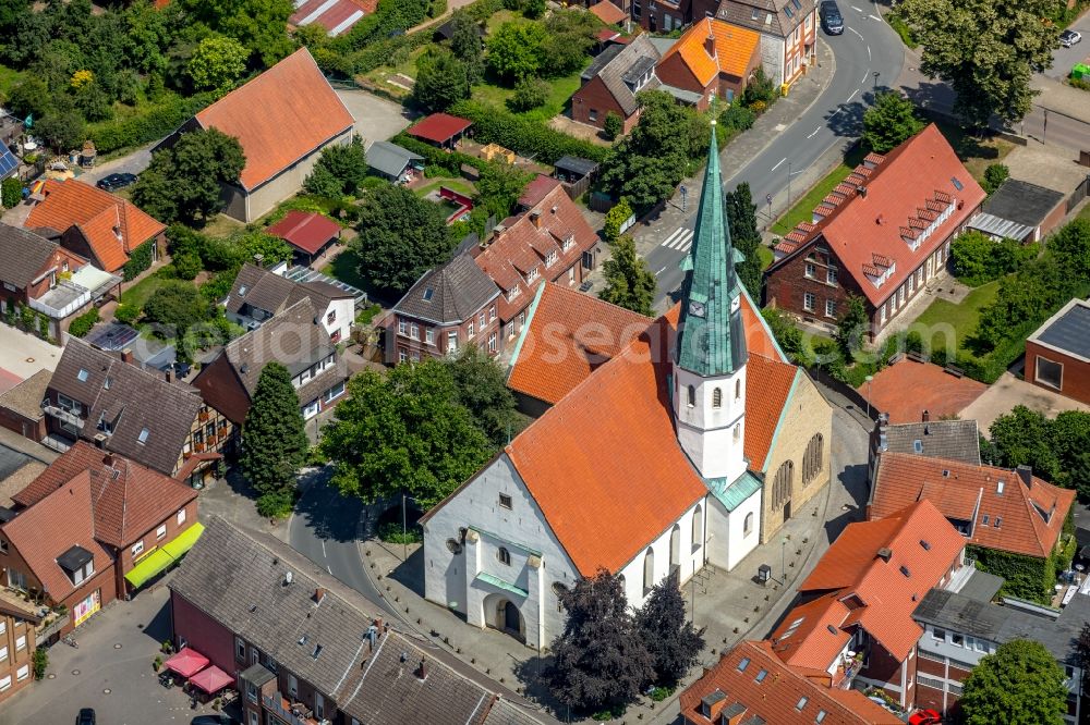 Aerial photograph Albersloh - Church building St.Ludgerus in Albersloh in the state North Rhine-Westphalia, Germany