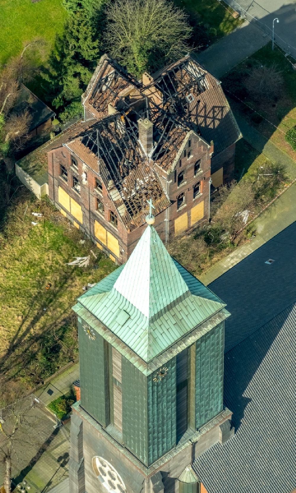 Herne from above - Church building St.Marien Eickel on Herzogstrasse with fire ruin in background in the district Wanne-Eickel in Herne in the state North Rhine-Westphalia