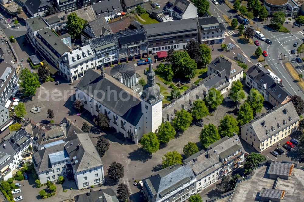 Aerial photograph Meschede - Church building St.Walburga in Meschede in the state North Rhine-Westphalia