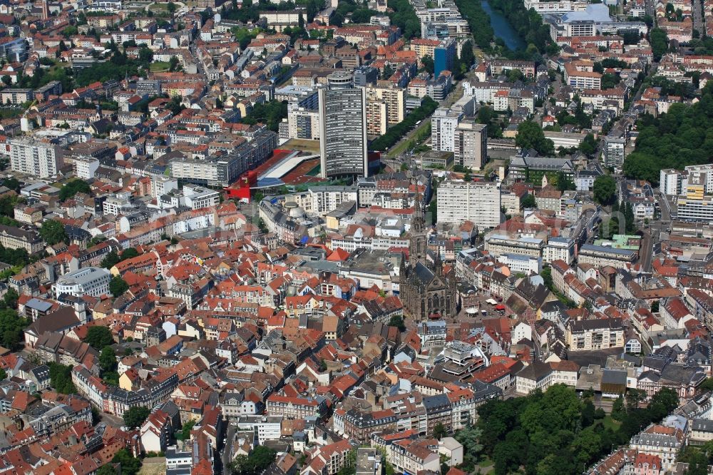 Aerial image Mülhausen - Church building Temple Saint-Étienne and Europa Tower in the Old Town- center of downtown in Muelhausen in Frankreich