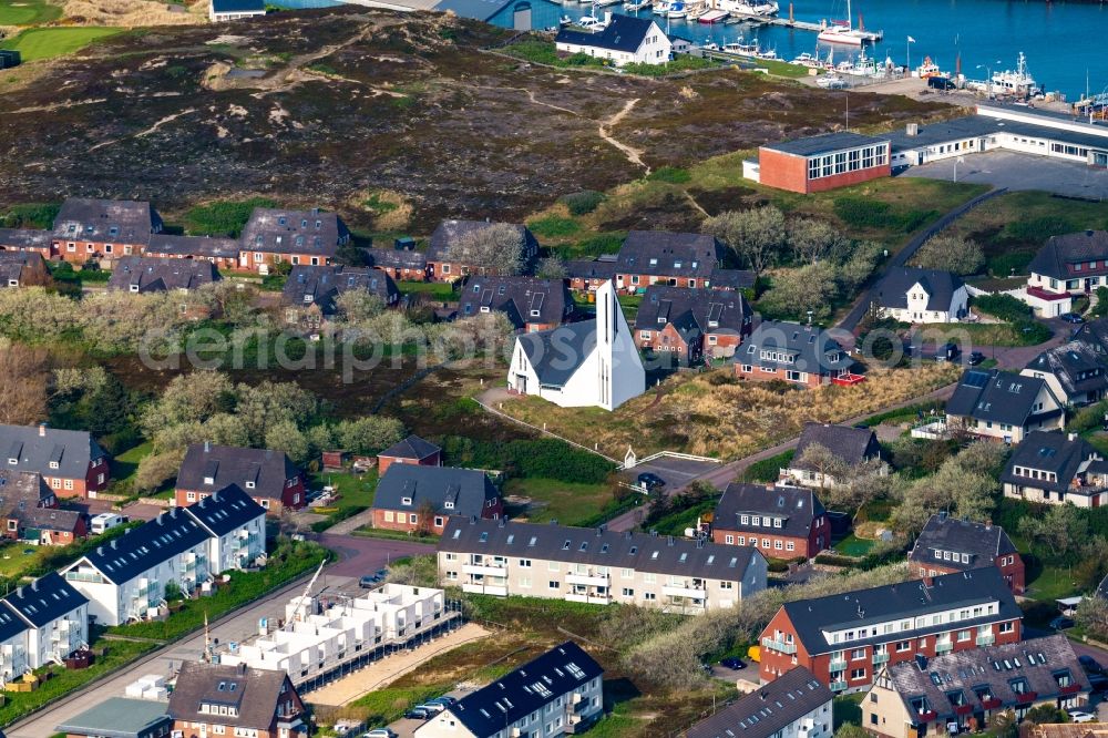 Hörnum (Sylt) from above - Church building of St. Thomas Church in the center of Hoernum (Sylt) in the state Schleswig-Holstein, Germany