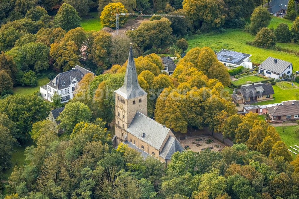 Elten from the bird's eye view: Church building St. Vitus Kirche on Freiheit in Elten in the state North Rhine-Westphalia, Germany