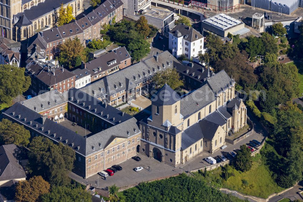 Mönchengladbach from above - Church building of the cathedral of St. Vitus on street Abteistrasse in the district Gladbach in Moenchengladbach in the state North Rhine-Westphalia, Germany