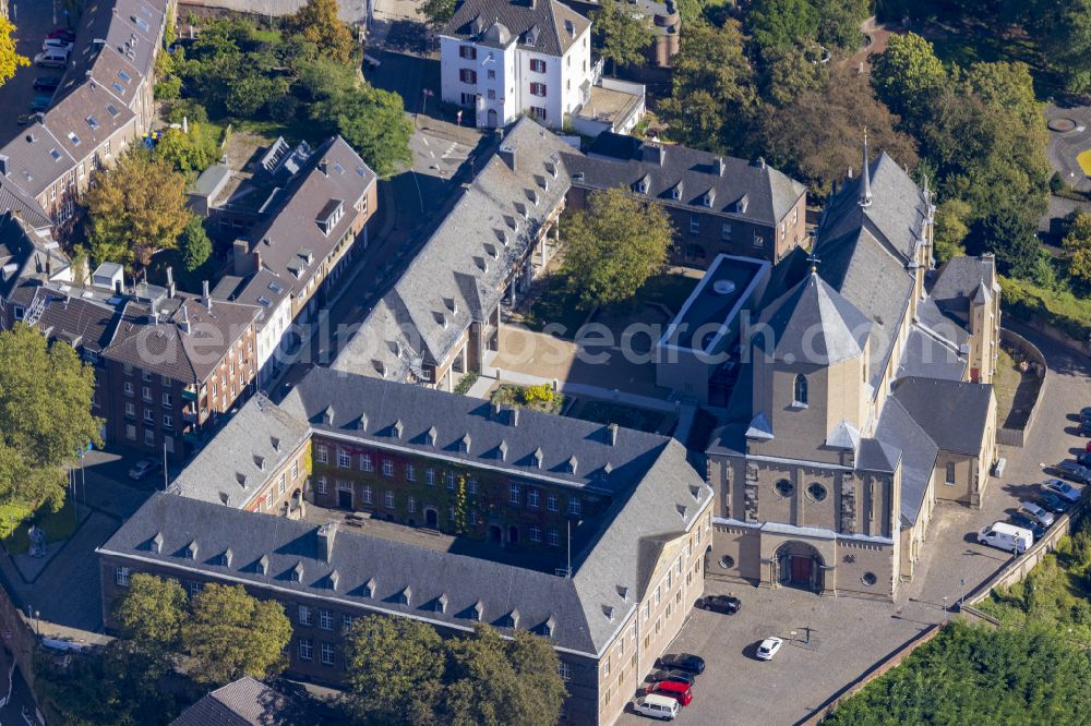 Mönchengladbach from the bird's eye view: Church building of the cathedral of St. Vitus on street Abteistrasse in the district Gladbach in Moenchengladbach in the state North Rhine-Westphalia, Germany