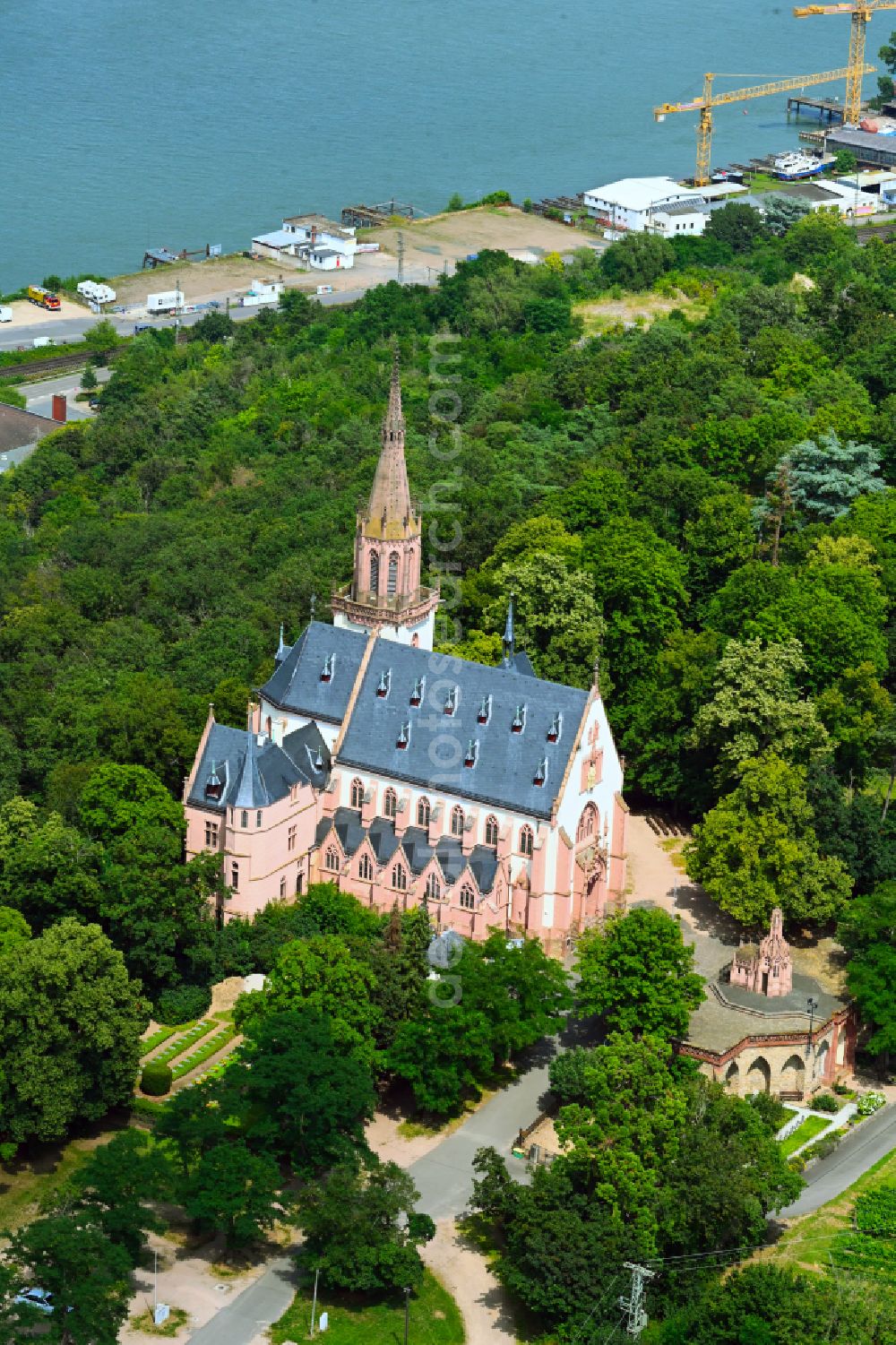 Aerial photograph Bingen am Rhein - Church building Wallfahrtskirche St.-Rochus-Kapelle on street Rochusberg in the district Auf dem Rochusberg in Bingen am Rhein in the state Rhineland-Palatinate, Germany