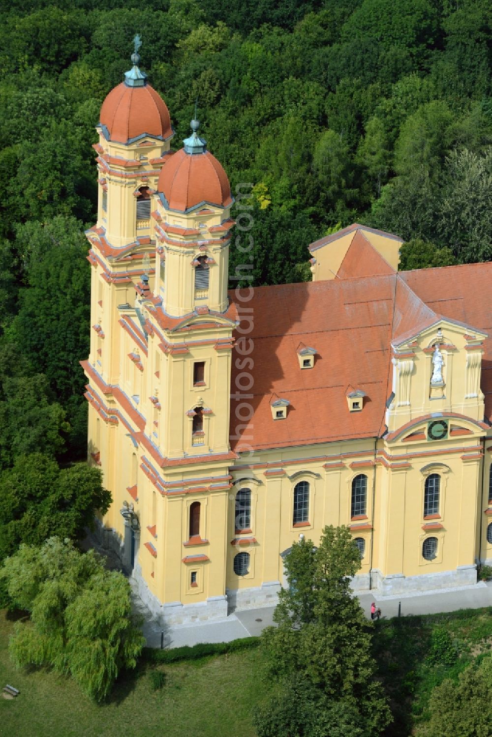 Ellwangen (Jagst) from the bird's eye view: Church building Wallfahrtskirche Schoenenberg in Ellwangen (Jagst) in the state Baden-Wuerttemberg