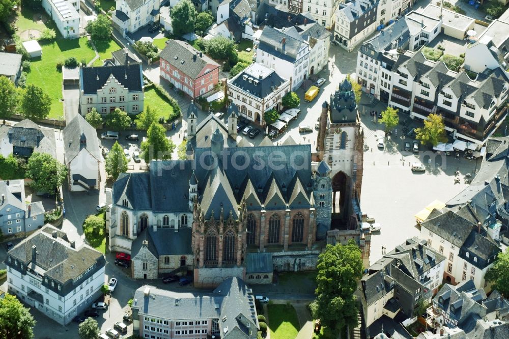 Aerial photograph Wetzlar - Church building in Wetzlarer Dom on Domplatz Old Town- center of downtown in Wetzlar in the state Hesse, Germany