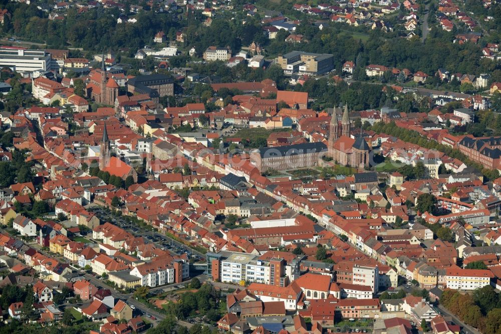 Heilbad Heiligenstadt from the bird's eye view: Church building on Wilhelmstrasse Old Town- center of downtown in Heilbad Heiligenstadt in the state Thuringia