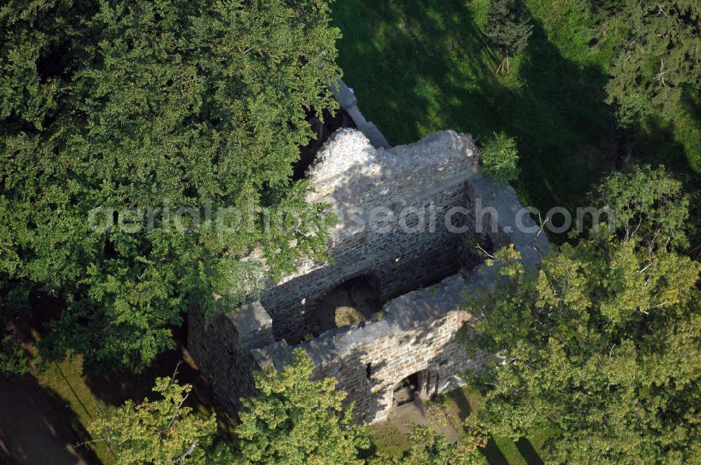 Aerial photograph Loburg - Strasse der Romanik: Die heute noch erhaltene Ruine der Kirche Unser Lieben Frauen stammt als ein sorgfältig gequaderter Feldsteinbau aus der 2. Hälfte des 12. Jh. Um das Jahr 1900 wurde die Kirche als Ruine restauriert. Loburg 2007/08/07 The ruins of the church of Unser Lieben Frauen still stand today as an example of fine ashlar fieldstone masonry, dating back to the second half of the 12th century. The church was restored as a ruin around 1900. (