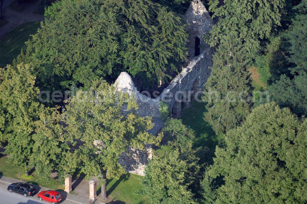 Aerial image Loburg - Strasse der Romanik: Die heute noch erhaltene Ruine der Kirche Unser Lieben Frauen stammt als ein sorgfältig gequaderter Feldsteinbau aus der 2. Hälfte des 12. Jh. Um das Jahr 1900 wurde die Kirche als Ruine restauriert. Loburg 2007/08/07 The ruins of the church of Unser Lieben Frauen still stand today as an example of fine ashlar fieldstone masonry, dating back to the second half of the 12th century. The church was restored as a ruin around 1900. (