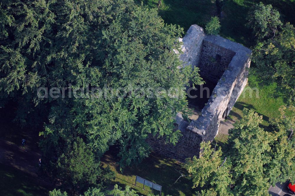 Aerial photograph Loburg - Strasse der Romanik: Die heute noch erhaltene Ruine der Kirche Unser Lieben Frauen stammt als ein sorgfältig gequaderter Feldsteinbau aus der 2. Hälfte des 12. Jh. Um das Jahr 1900 wurde die Kirche als Ruine restauriert. Loburg 2007/08/07 The ruins of the church of Unser Lieben Frauen still stand today as an example of fine ashlar fieldstone masonry, dating back to the second half of the 12th century. The church was restored as a ruin around 1900. (