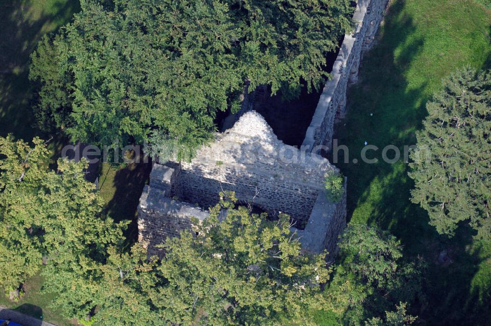 Aerial photograph Loburg - Strasse der Romanik: Die heute noch erhaltene Ruine der Kirche Unser Lieben Frauen stammt als ein sorgfältig gequaderter Feldsteinbau aus der 2. Hälfte des 12. Jh. Um das Jahr 1900 wurde die Kirche als Ruine restauriert. Loburg 2007/08/07 The ruins of the church of Unser Lieben Frauen still stand today as an example of fine ashlar fieldstone masonry, dating back to the second half of the 12th century. The church was restored as a ruin around 1900. (