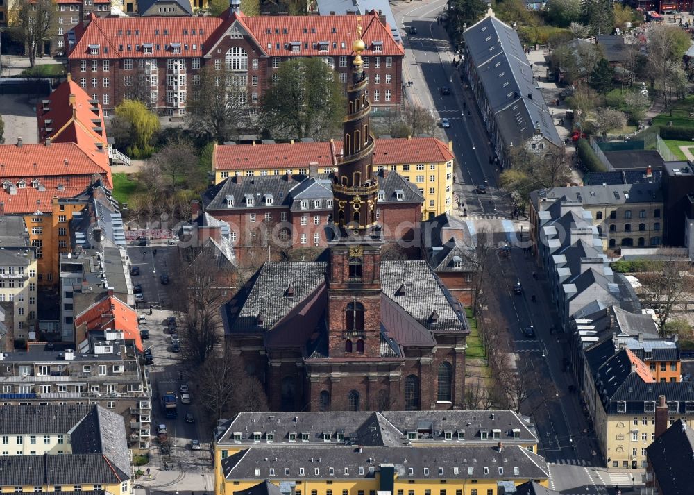 Aerial photograph Kopenhagen - Church tower and tower roof at the church building of Vor Frelsers Kirke Sonkt on Annae Gade in Copenhagen in Region Hovedstaden, Denmark