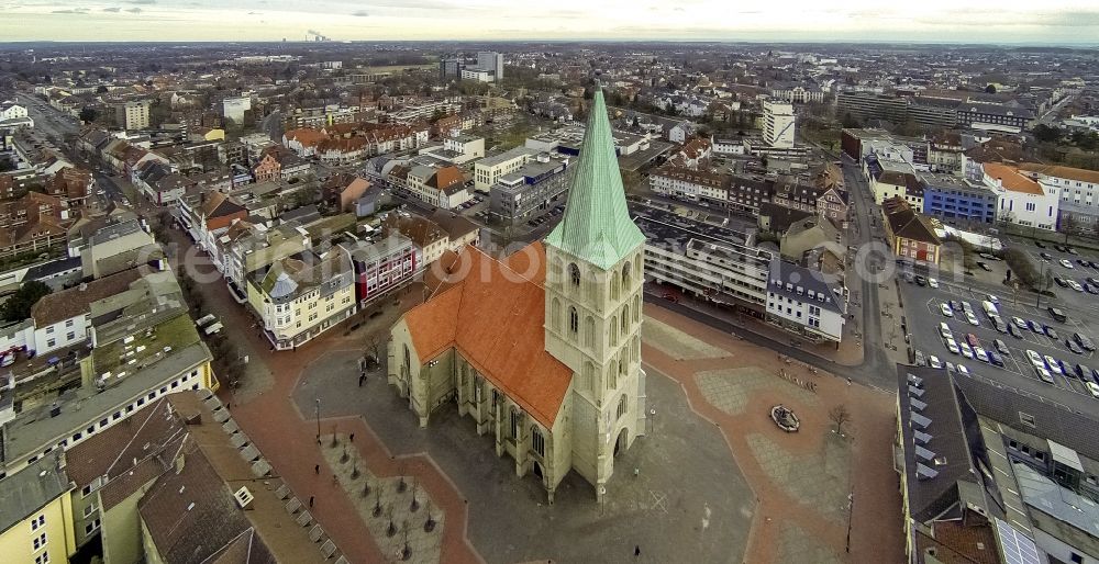 Hamm from the bird's eye view: Steeple of St. Paul's Church in the city center on the marketplace and Heinrich Kleist Forum in Hamm in North Rhine-Westphalia