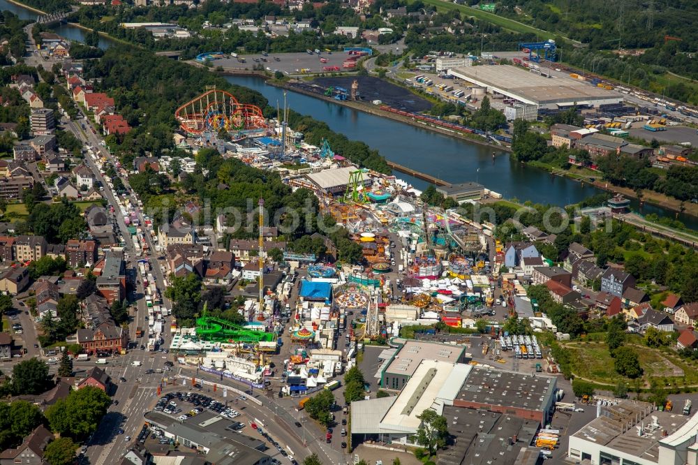 Herne from the bird's eye view: Fair - event location at festival Cranger Kirmes in Herne in the state North Rhine-Westphalia