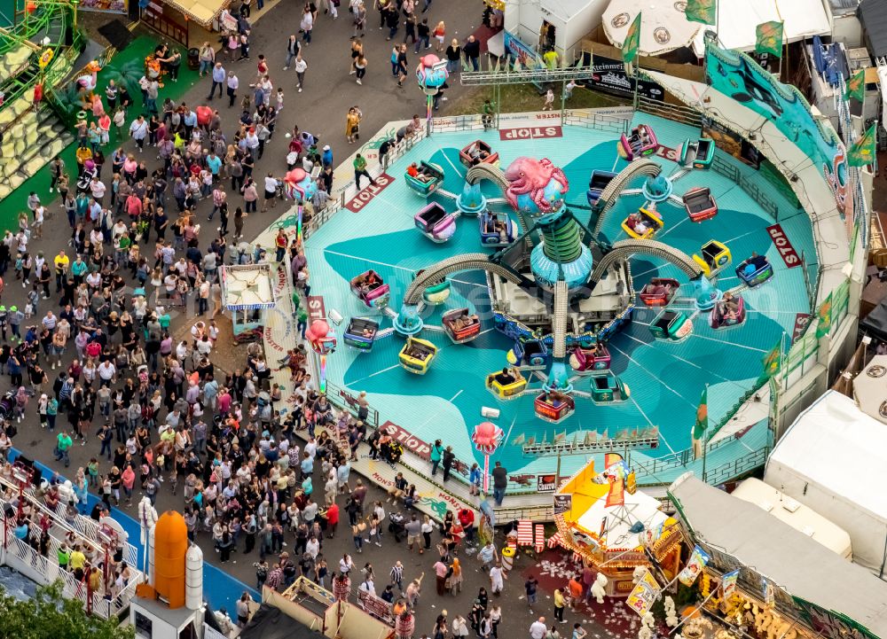 Herne from the bird's eye view: Fair - event location at festival Cranger Kirmes in Herne at Ruhrgebiet in the state North Rhine-Westphalia