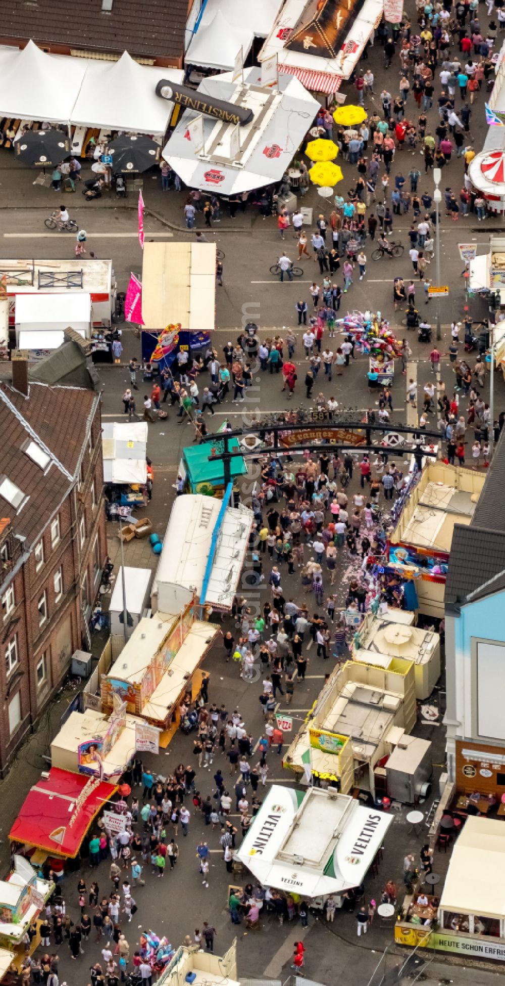 Aerial image Herne - Fair - event location at festival Cranger Kirmes in Herne at Ruhrgebiet in the state North Rhine-Westphalia